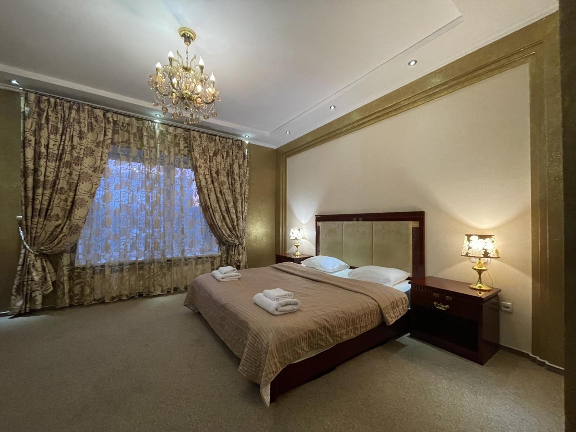 Hotel Київські Ночі Extérieur photo