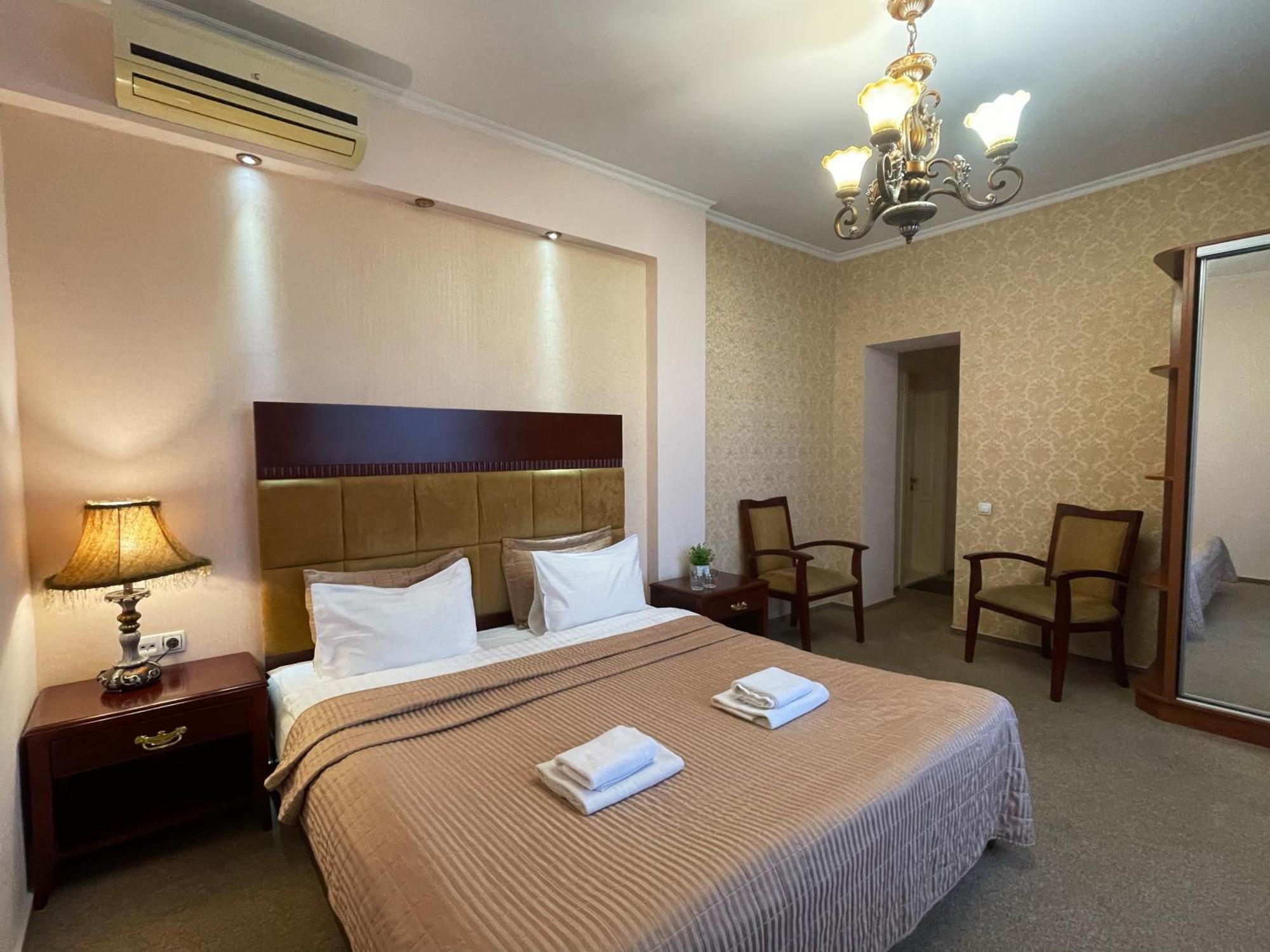 Hotel Київські Ночі Extérieur photo