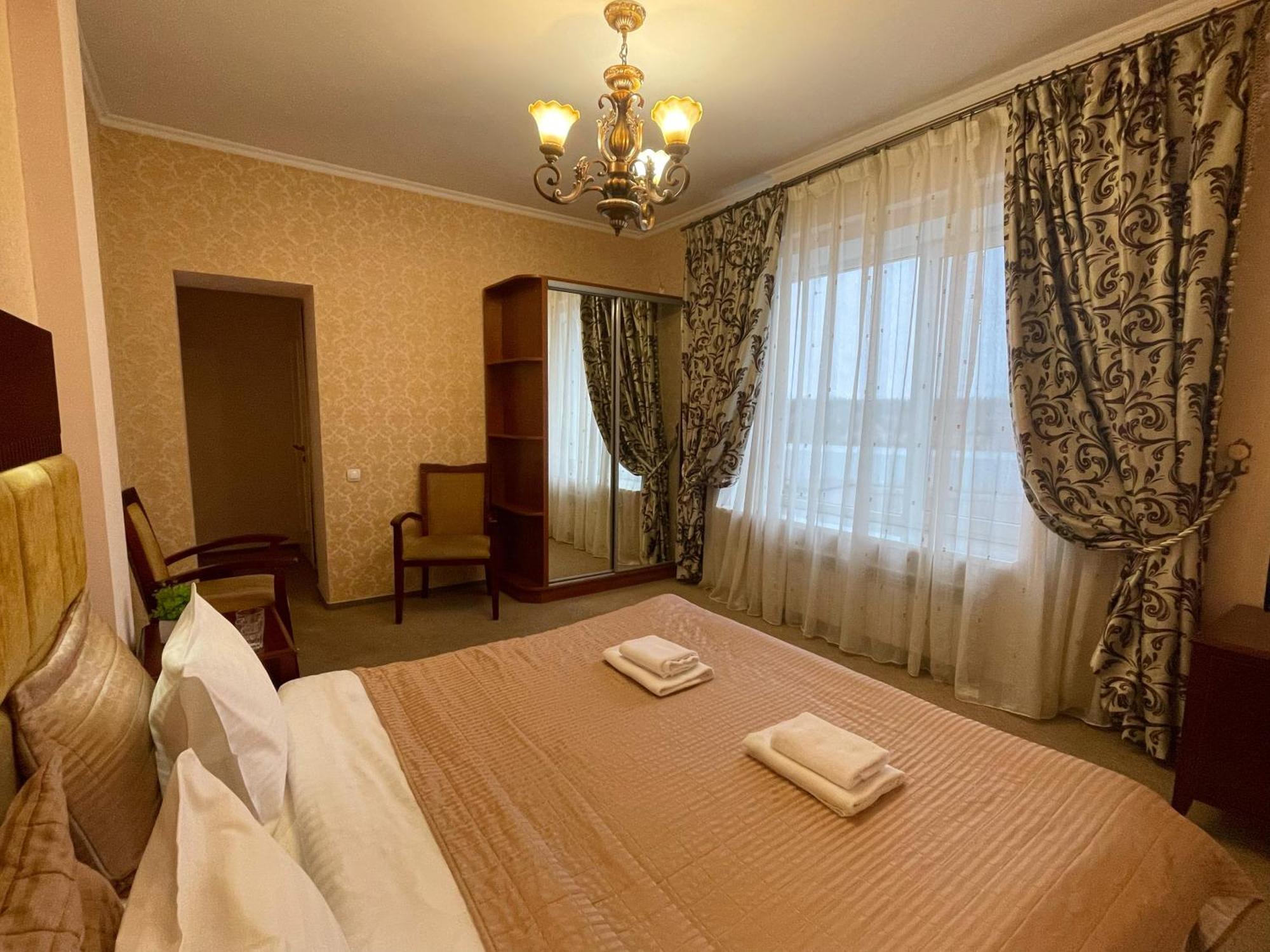 Hotel Київські Ночі Extérieur photo
