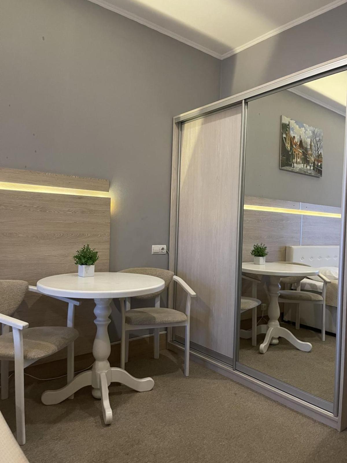 Hotel Київські Ночі Extérieur photo