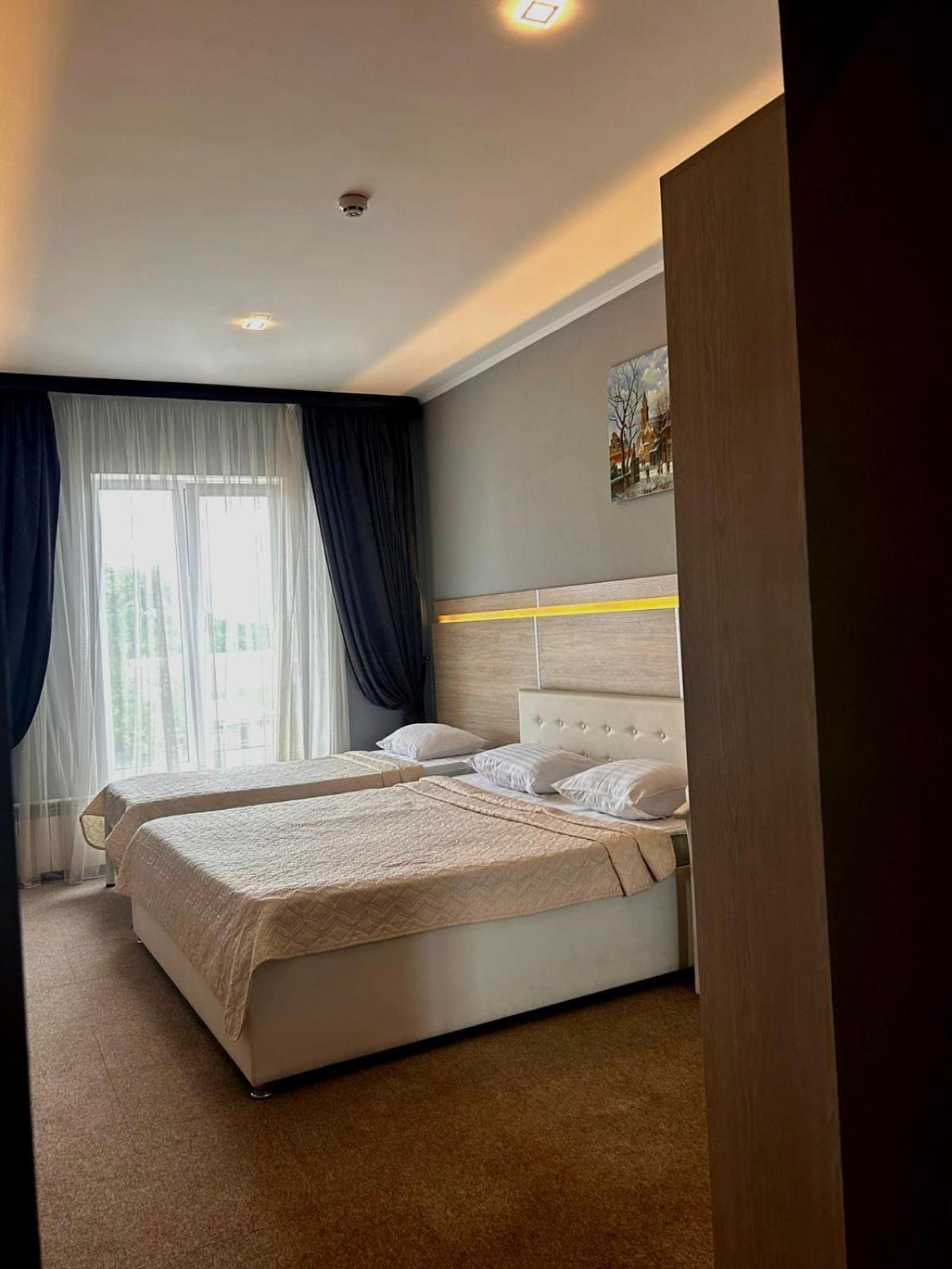 Hotel Київські Ночі Extérieur photo